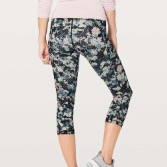 LULULEMON Speed Up Cropped Leggings Spring Multi Bloom Size 2 - Picture 3 of 10